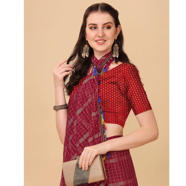 Women's Silk Blend Checkered Saree With Unstitched Blouse 5.5Mtr (Red) - Red