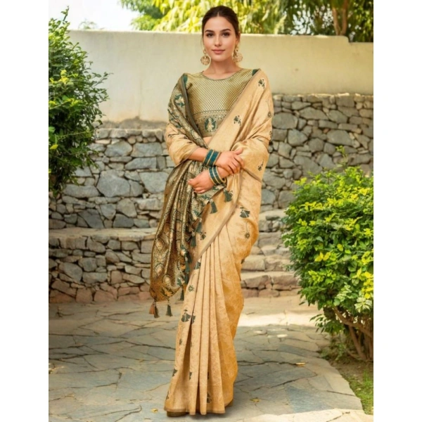 Women's Silk Blend Woven Paithani Saree With Unstitched Blouse 5.5Mtr (Cream)