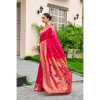 Women's Silk Blend Zari Woven Saree With Unstitched Blouse 5.5Mtr (Red)