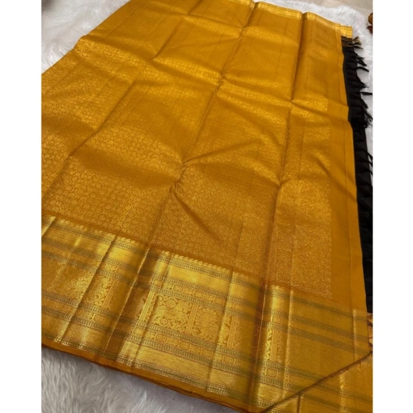 Generic Women's Silk Printed Saree With Unstitched Blouse 5.5Mtr (Black) - Black