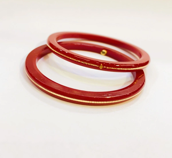TRJ MAHALAXMI RED HUID HALLMARK 916 22KT GOLD POLA BADHANO BANGLES VIRAL POLA (LAMINATED) 1 PAIR APPROX. WGT: 0.200 GM WITH PURITY SMART CARD