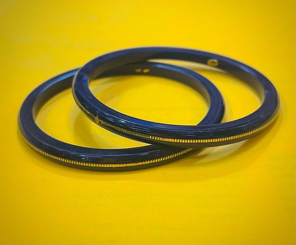 BLUE HUID HALLMARK 916 22KT GOLD POLA BADHANO BANGLES VIRAL POLA (LAMINATED) 1 PAIR APPROX. WGT: 0.250 GM WITH PURITY SMART CARD