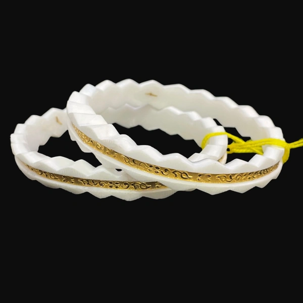 TRJ BROAD BUMMER HALLMARK 916 22KT GOLD SAKHA BADHANO APPROX. WGT: 0.600 GM WITH PURITY SMART CARD - 26 (2/6)