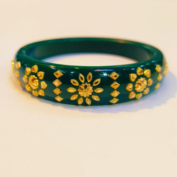 GREEN SOPY KDM GOLD BRACELET POLA BADHANO 1 PIECE APPROX WGT: 0.500 GM FOR WOMEN.