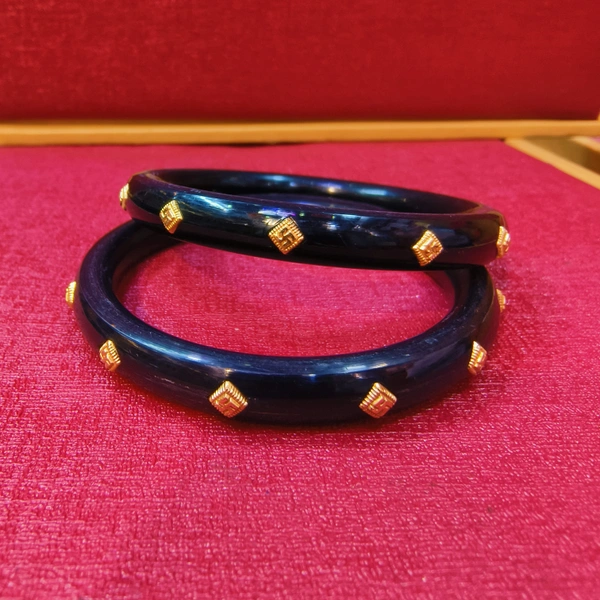 PANTHER BLACK JANGO SWASTIK DESIGN DOT KDM GOLD POLA BADHANO 1 PAIR APPROX WGT 0.400 GM