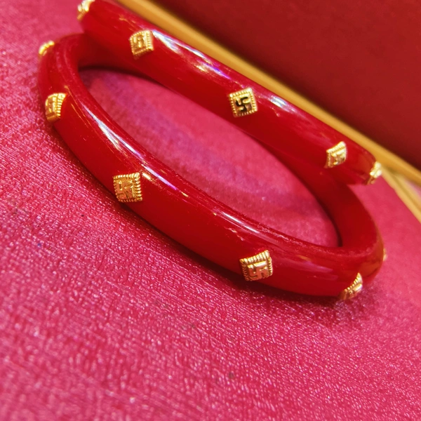 ROSE RED JANGO SWASTIK DESIGN DOT KDM GOLD POLA BADHANO 1 PAIR APPROX WGT 0.400 GM