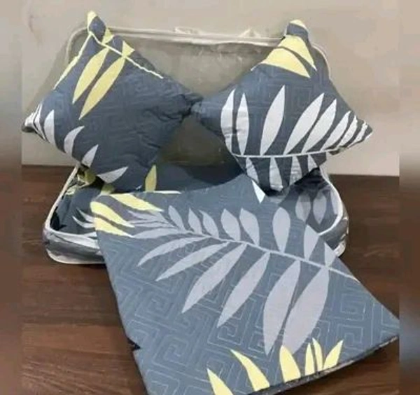 Classic Glace Cotton Printed Double Bedsheet With Quilted Pillow Covers And Cushion Cover Pack Of 5 - Queen