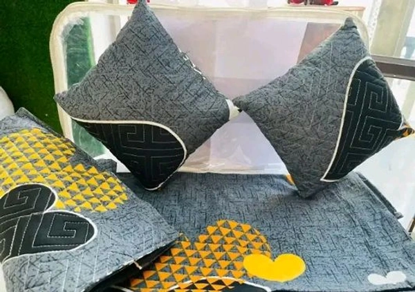 Classic Cotton Printed Double Bedsheet With Pillow Cover And Cushion Cover Set Of 5 Pcs - Queen