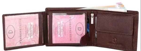 Trendy WildHorn Green RFID Protected 100% Genuine Leather Wallet for Men? - Maroon