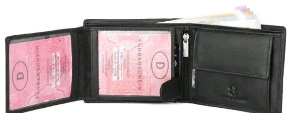 Trendy WildHorn Green RFID Protected 100% Genuine Leather Wallet for Men? - Black