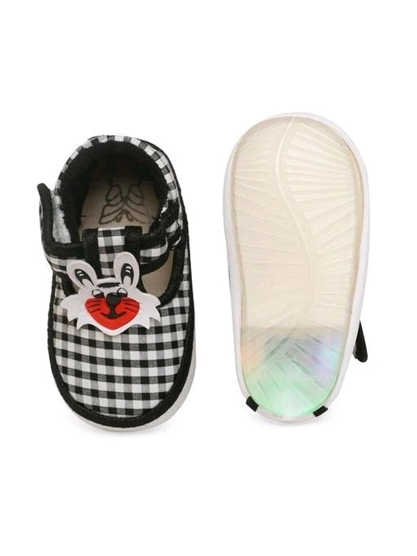 CHiU Kids LED Light Shoes with Musical Chu-Chu Sound - Ideal for Baby Boys and Girls - 18-21 Months