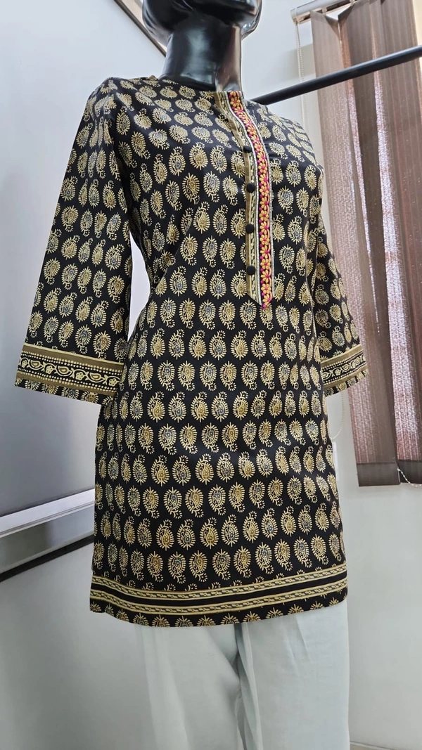 Black Beige Jaipur Print Regular Kurti - L