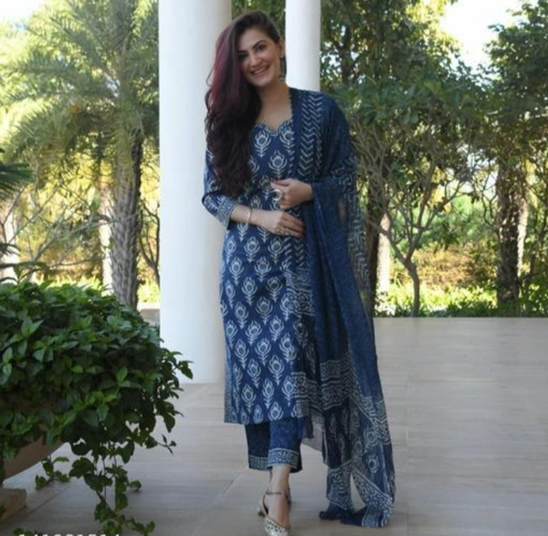 Bunaai Women Printed Kurta With Pant And Dupatta - Dark Blue, S