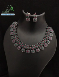 Vibrant And Eye-catching Round Necklace And Ear Rings