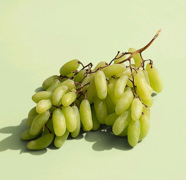 Green Grapes - 1 Box. 200 - 250g