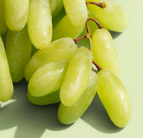 Green Grapes - 1 Box. 200 - 250g