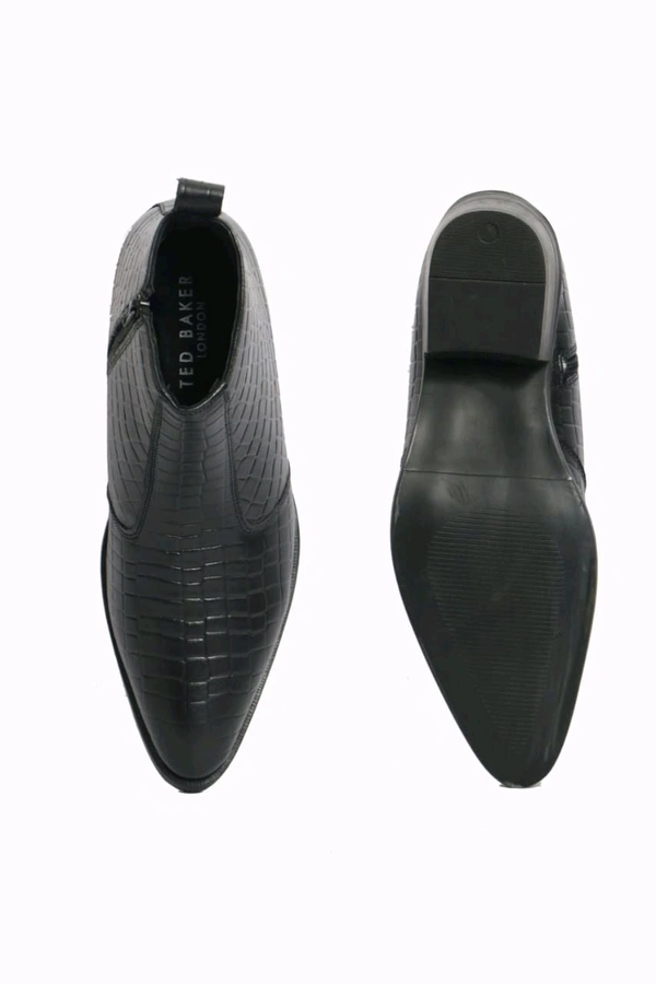 Croc Leather Chelsea Boot - 6