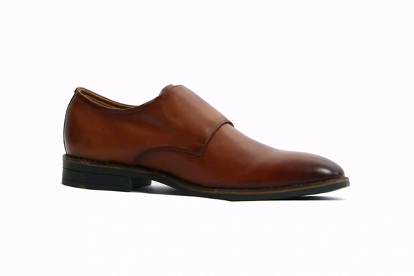 Crust Leather Brogue Shoe - 7
