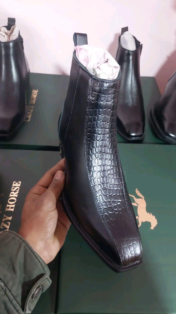 Croc Leather Chelsea Boot - 6