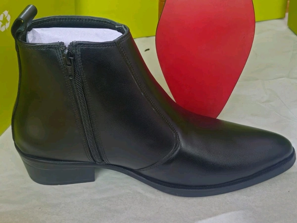 Black Chelsea LeatherBoot With Wood Sole - 9