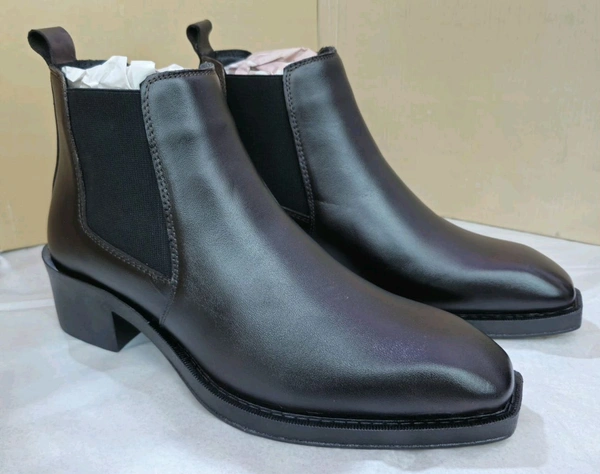 Softy Leather Chelsea Boot - 7