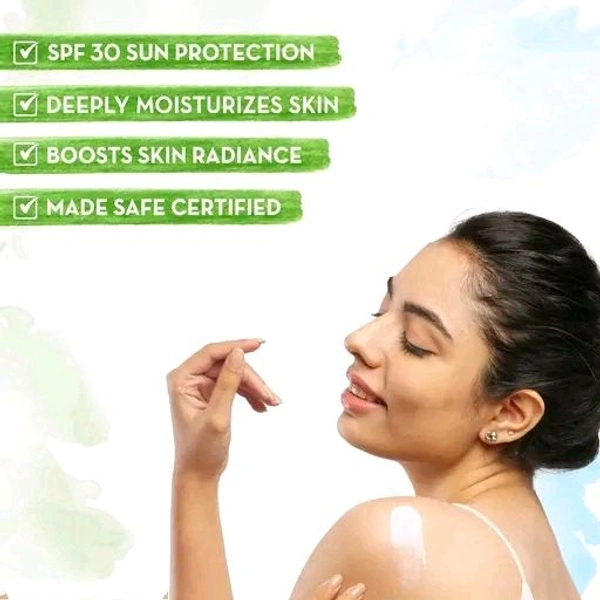 Mamaearth Vitamin C Sunscreen Body Lotion SPF 30 with Vitamin C & Honey for Radiant Skin -300 ml