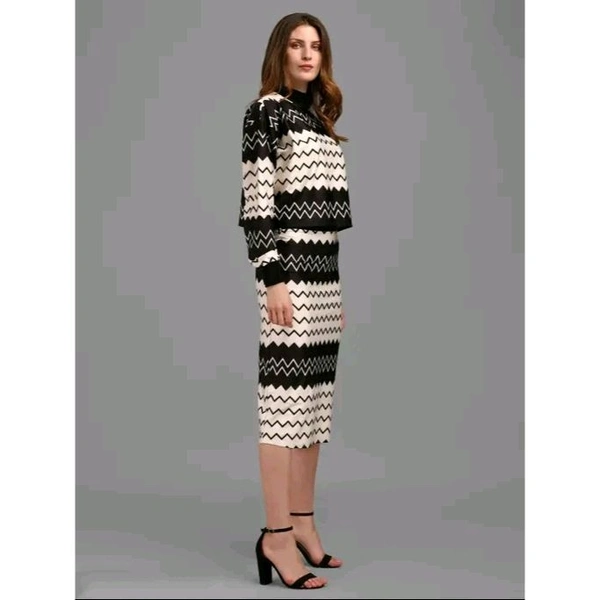  Women's Top & Bottom Sets - M