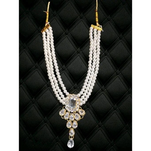 The Stunning Rock combo necklace set with earrings and maang tika