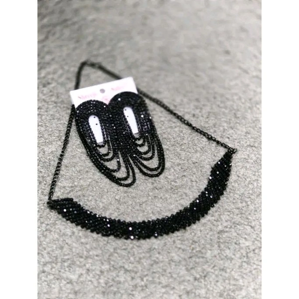 Black colour necklace chokar set