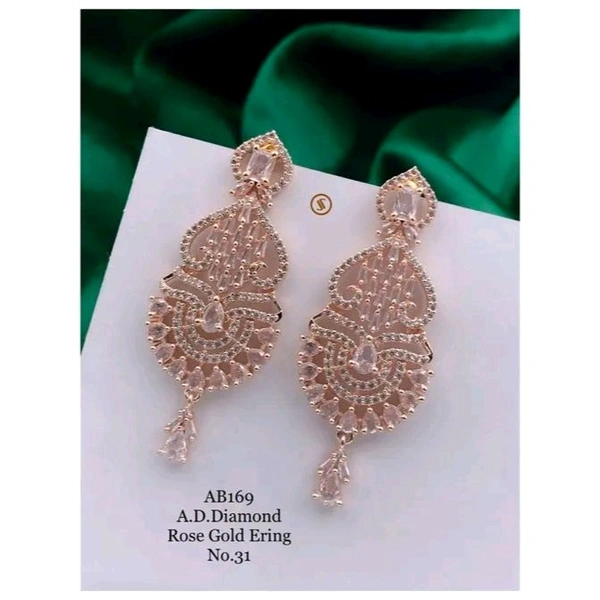 FANCY AD STONE EARRING