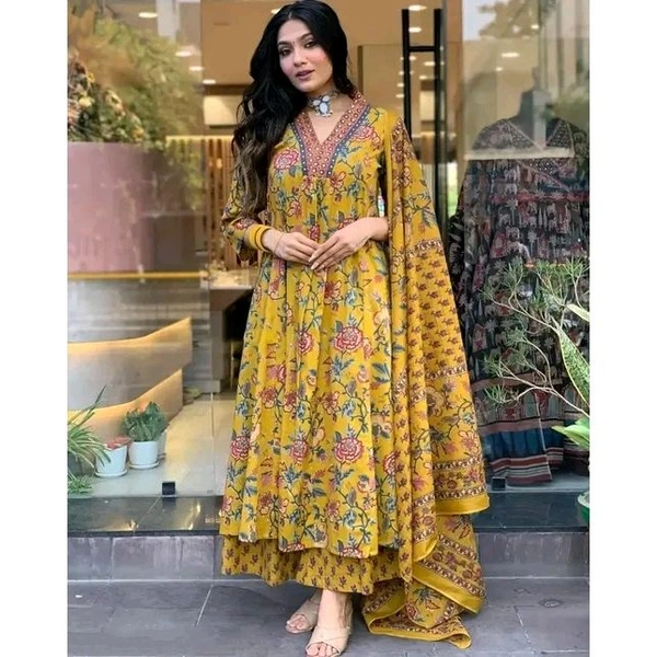 Bloom in Style: Yellow Floral Delight - S