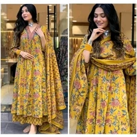 Bloom in Style: Yellow Floral Delight - S
