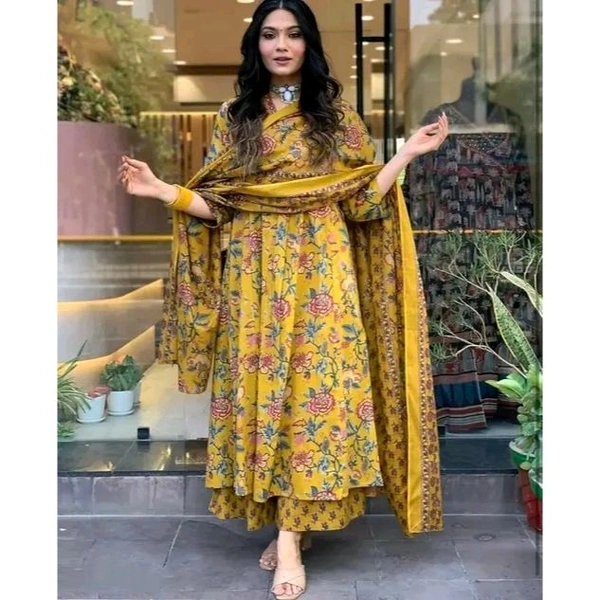 Bloom in Style: Yellow Floral Delight - S