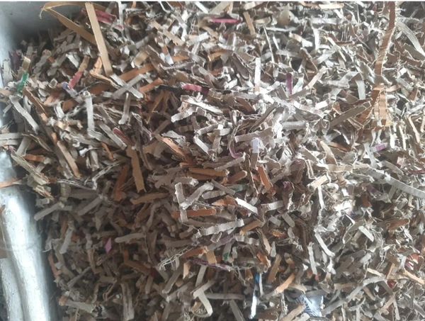 Eenfnety ™ Shredded Paper Grass for Packing (1 Pack of 100gram) Decoration, Hamper, Basket Filling, Gift, Box, Craft, DIY Paper Fillers Strips (Multicolour)