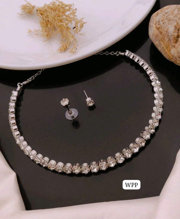 Kanaf π KANAF DI Necklace Set β Fitting Stone Design (Silver Finish) π