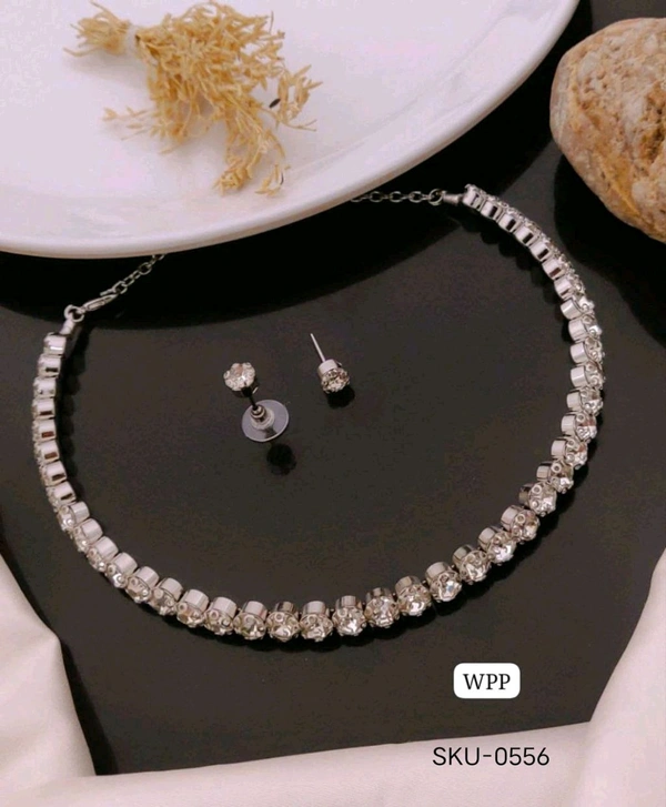 Kanaf π KANAF DI Necklace Set β Fitting Stone Design (Silver Finish) π