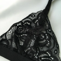 InnerFeel French Style Sexy Lace Wireless Bralette - S, Dark Black