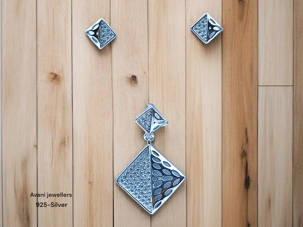 Avani Jewellers Silver Italian Fancy Pendant Set - 3.36