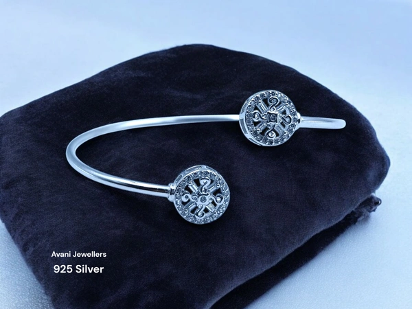 Avani Jewellers Silver Ladies Fancy Kade - 3.66, Adjustable