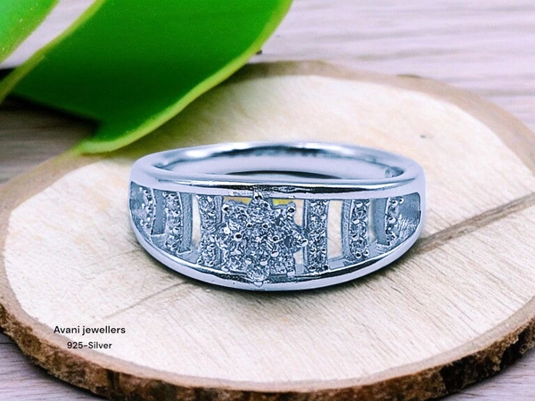 Avani Jewellers Silver Ladies Fancy Ring - 2.5, 10