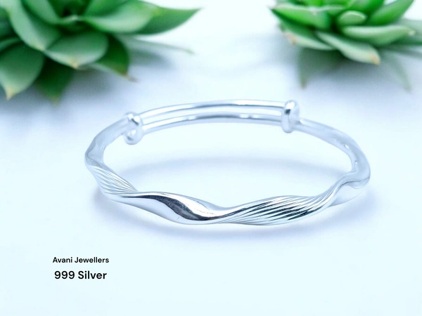 Avani Jewellers Silver Ladies Plain Kade - 23.63, Free Size