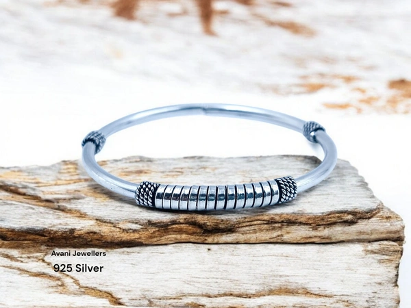 Avani Jewellers Silver Ladies Plain Kade - 14.37, Free Size