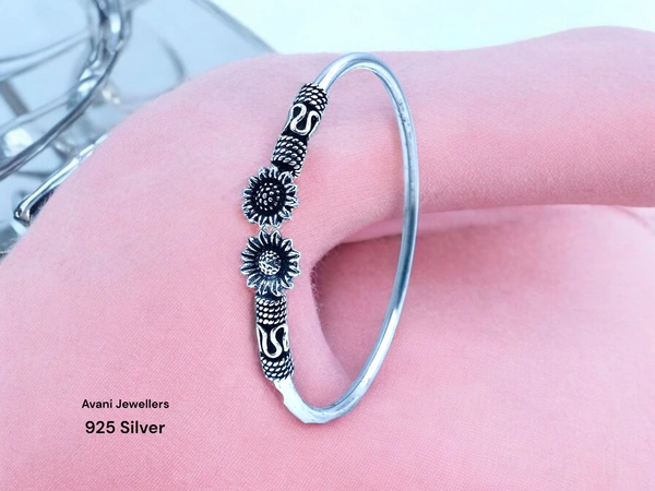 Avani Jewellers Silver Ladies Plain Kade - 9.96, Free Size