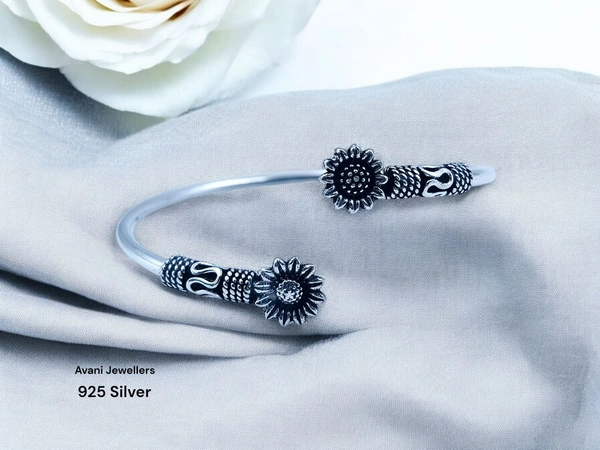 Avani Jewellers Silver Ladies Plain Kade - 9.96, Free Size