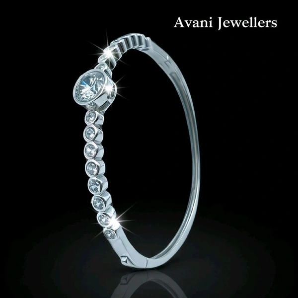 Avani Jewellers Silver Ladies Fancy Kade - 10.93, Free Size