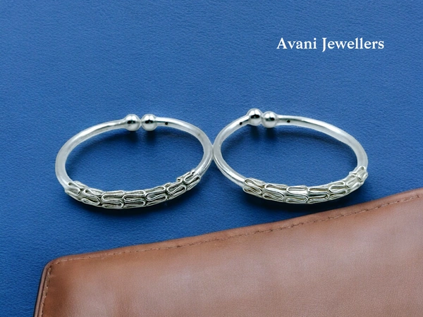 Avani Jewellers Silver Baby Plain Kade - 14.01, Adjustable
