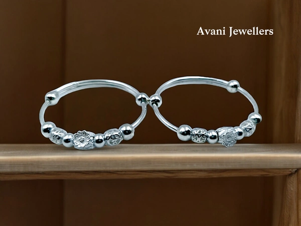 Avani Jewellers Silver Baby Plain Kade - 17.48, Adjustable