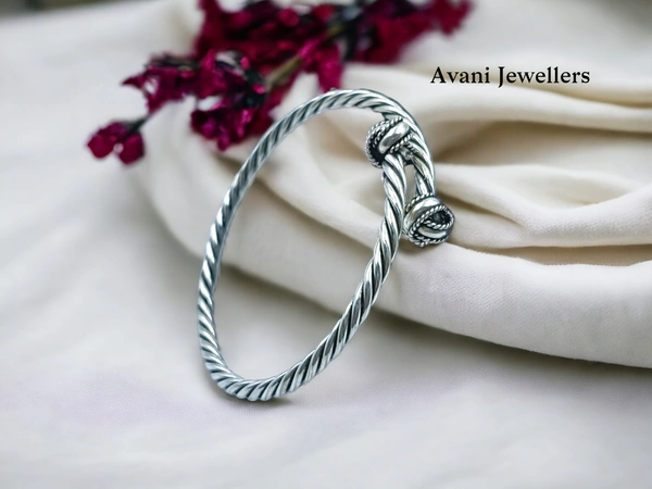 Avani Jewellers Silver Ladies Plain Kade - 15.95, Adjustable