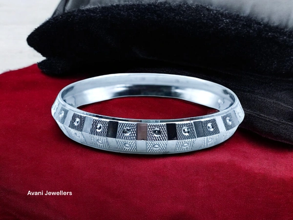 Avani Jewellers Silver Gents Kade - 30.8, 2-5 Inch