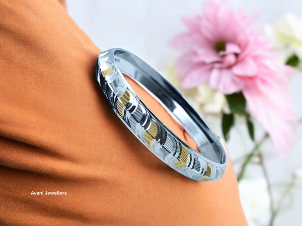 Avani Jewellers Silver Gents Kade - 35.1, 2.12 INCH